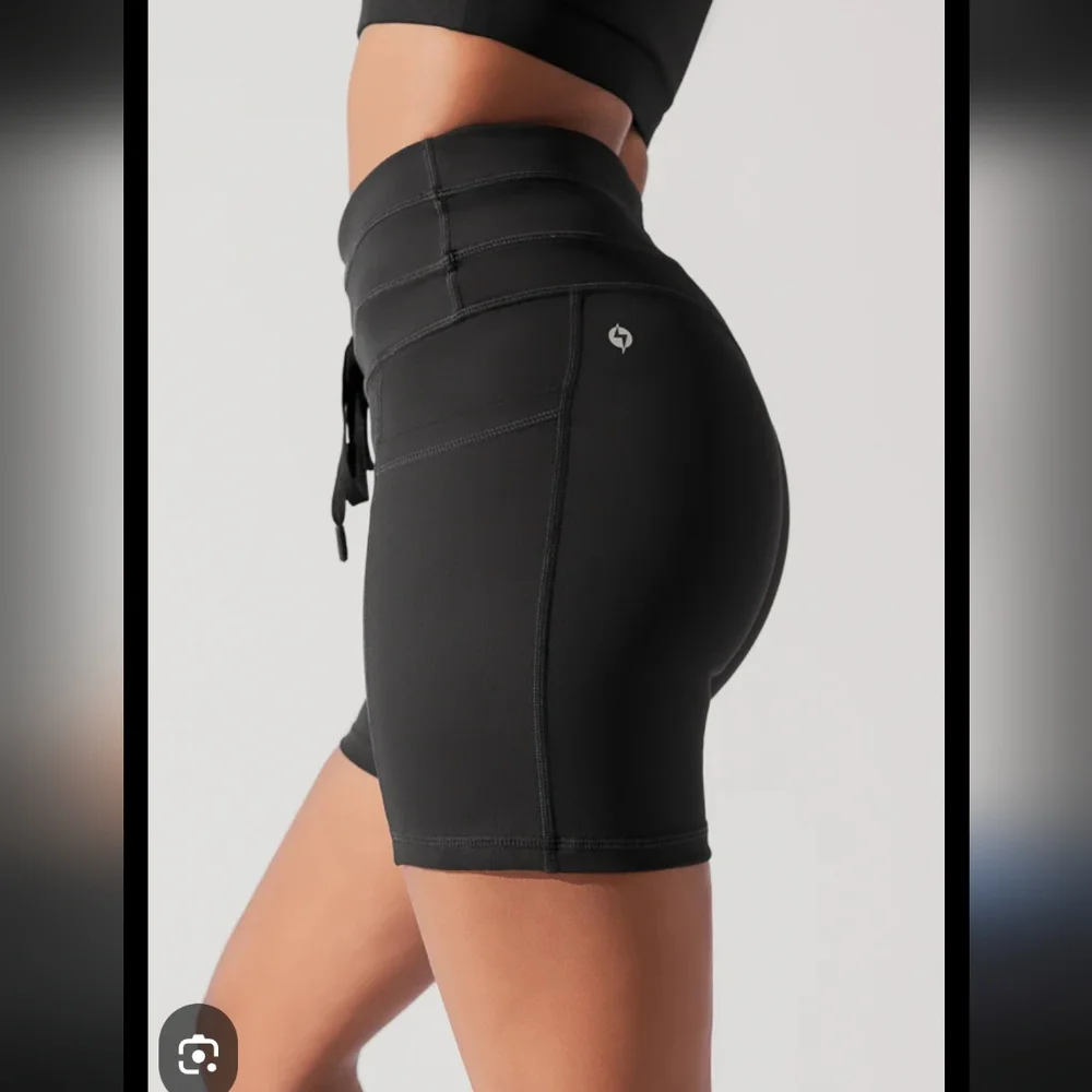 POPFLEX Black High-Rise Bike Shorts with Side Pocket - Picture 1 of 8
